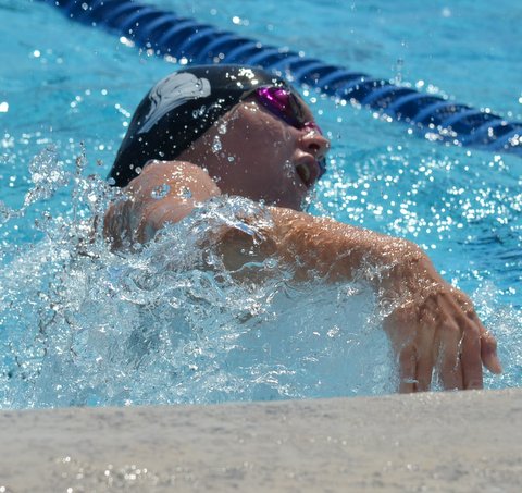 Strasen Finds Success in Swimming