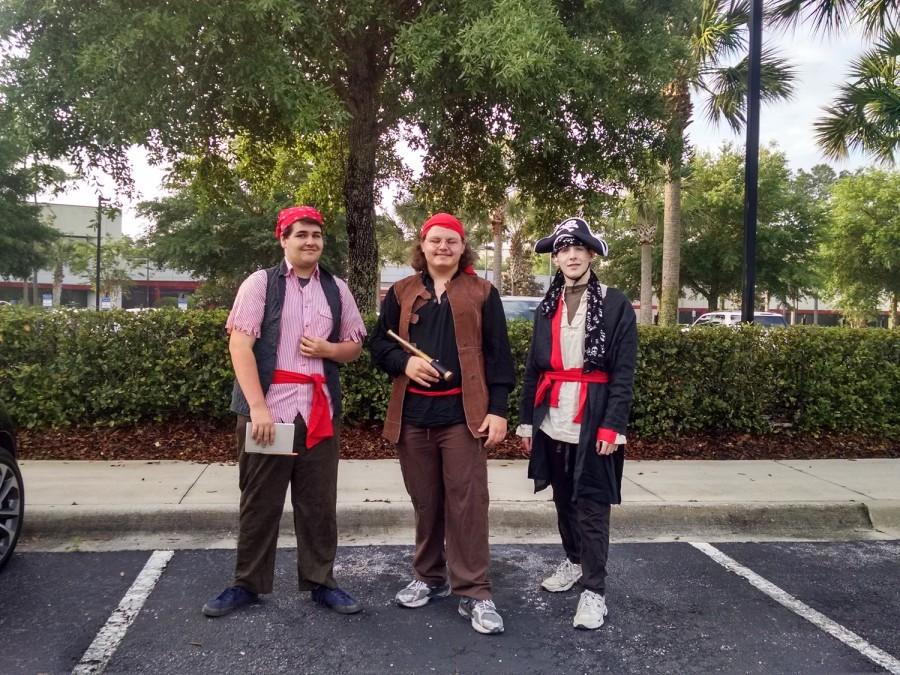 The+winning+Pirates+of+Java+Docs+costumes.