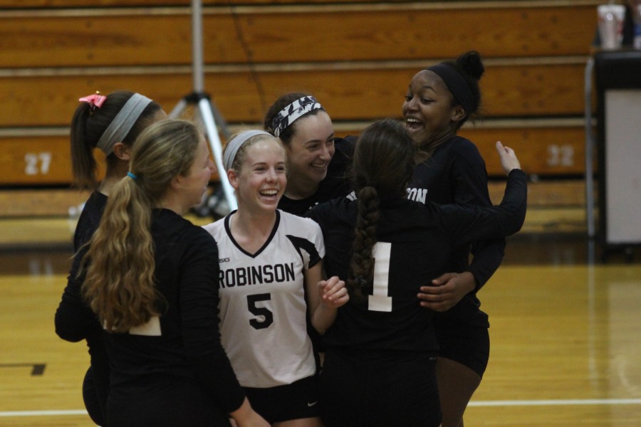 Volleyball: Lady Knights Advance to Regional Semis