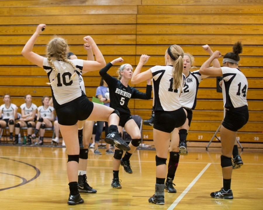 Volleyball: Robinson Clinches Berth in Regional Finals
