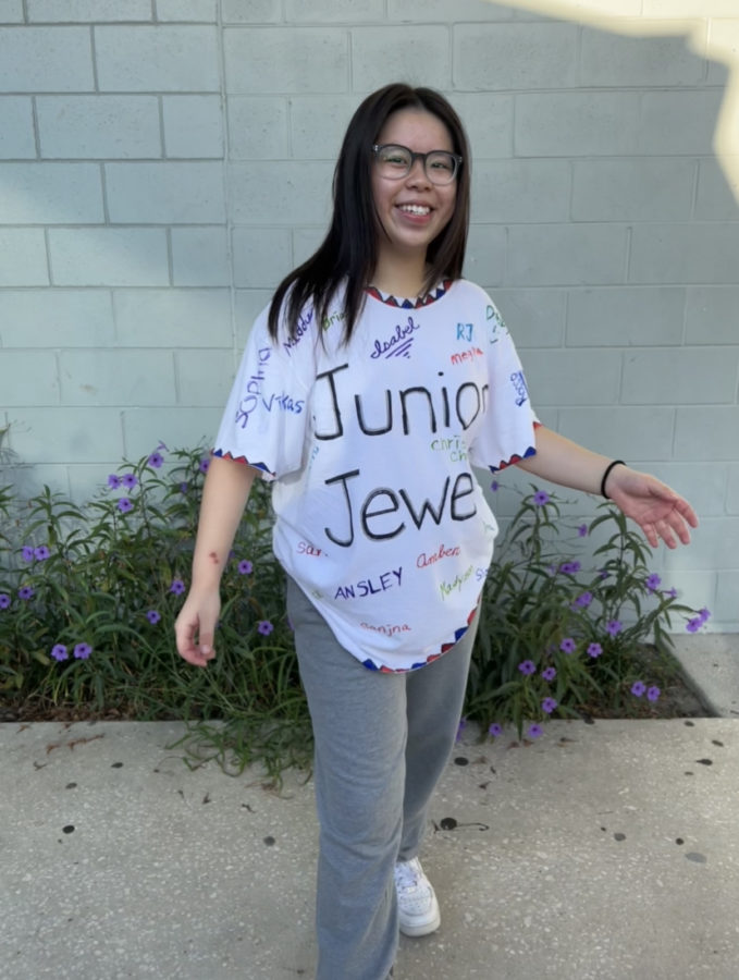 Cecilia Cheng (24) with her homemade version of Taylor Swifts Junior Jewels shirt