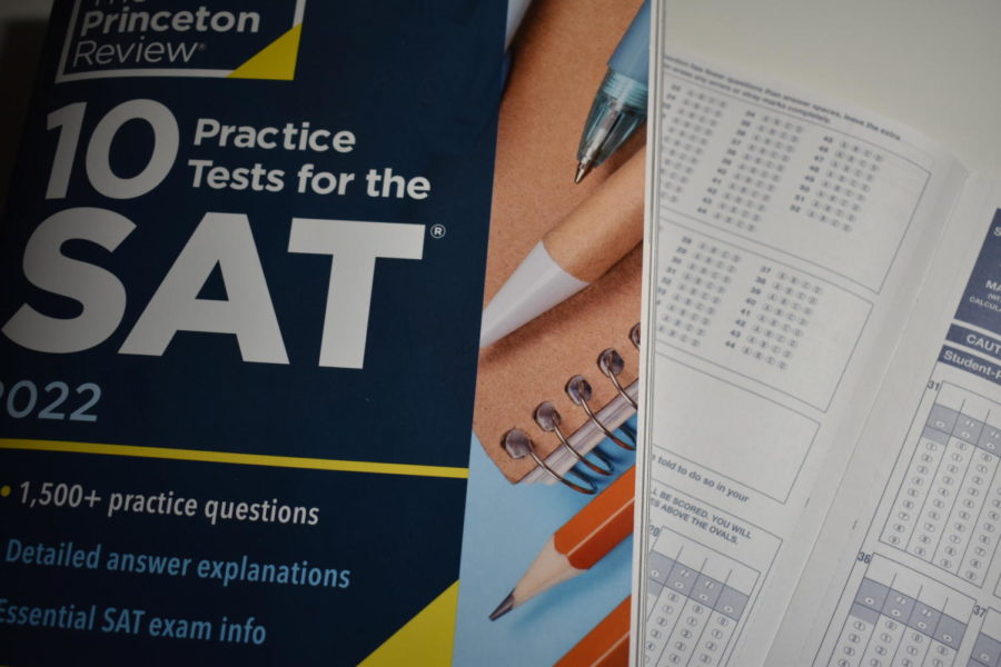 An+SAT+practice+handbook+with+a+scantron+sheet+to+simulate+the+standard+paper+tests+for+the+real+assessment.+