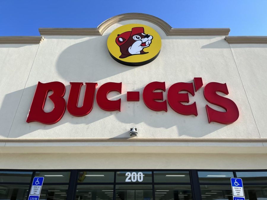 A picture of the Buc-ee’s sign in the front of the store. 