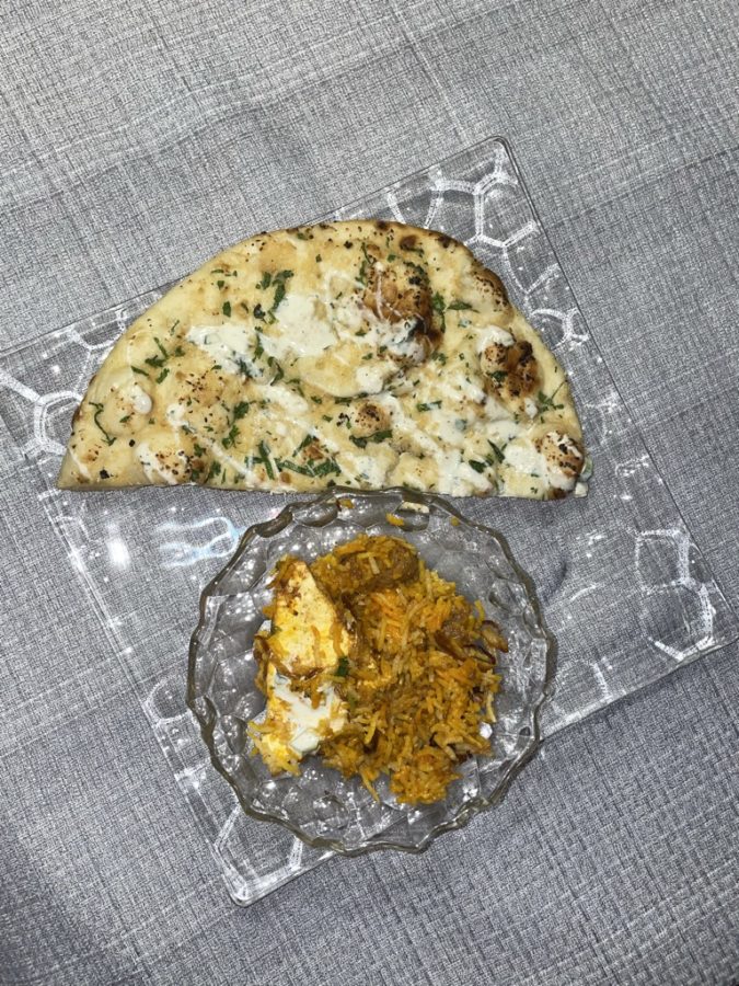 Spice Kitchens Garlic Naan with Vegetable Biriyani