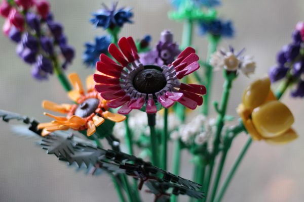Lego Flowers are the perfect, everlasting gift.