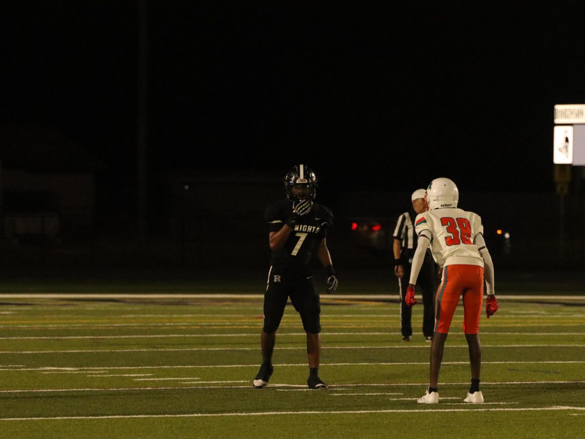 Daereon Campbell (‘27) DB faced up with Plant City offense. 